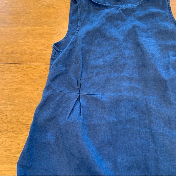 J. Jill blue linen sleeveless top with double split hem and gathered side - Picture 7 of 12